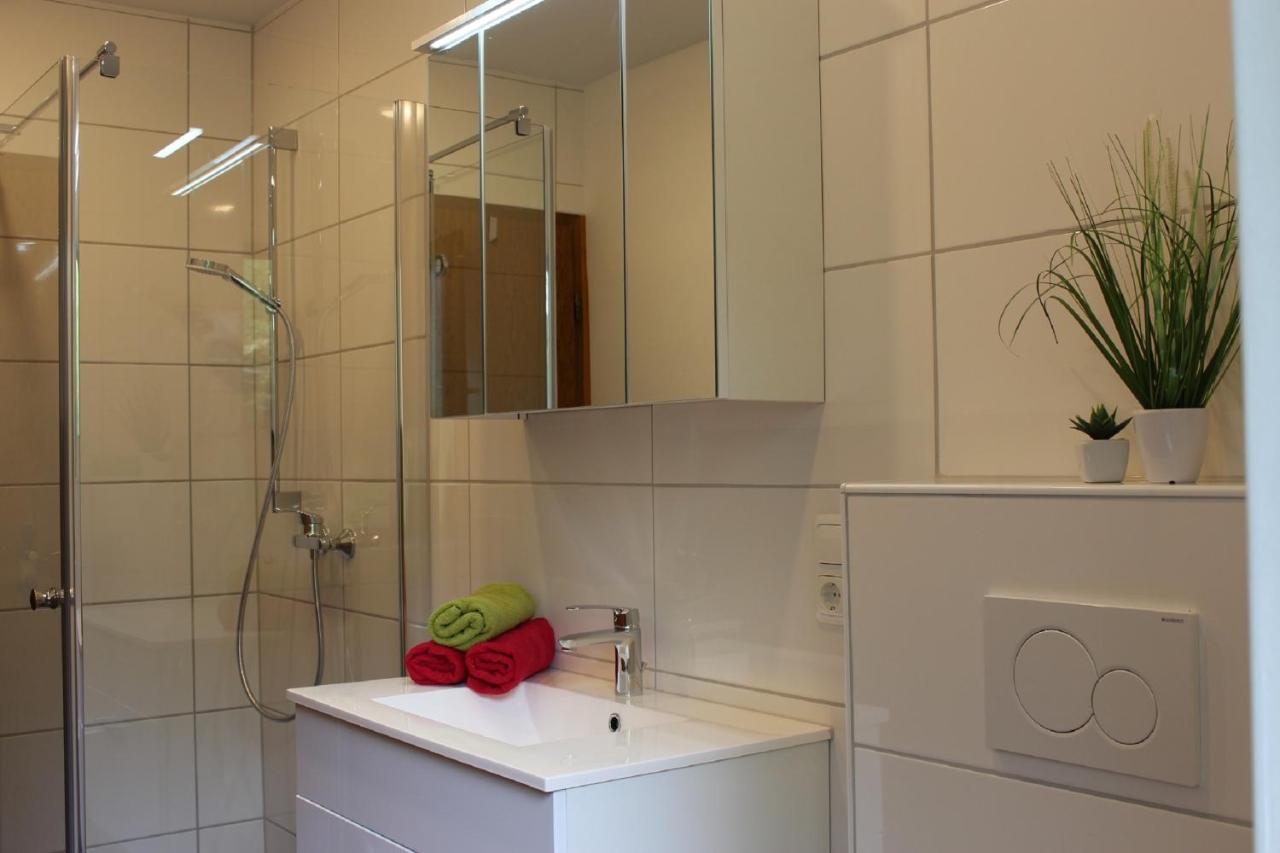 ולאדונגן Ferienhaus Talblick מראה חיצוני תמונה